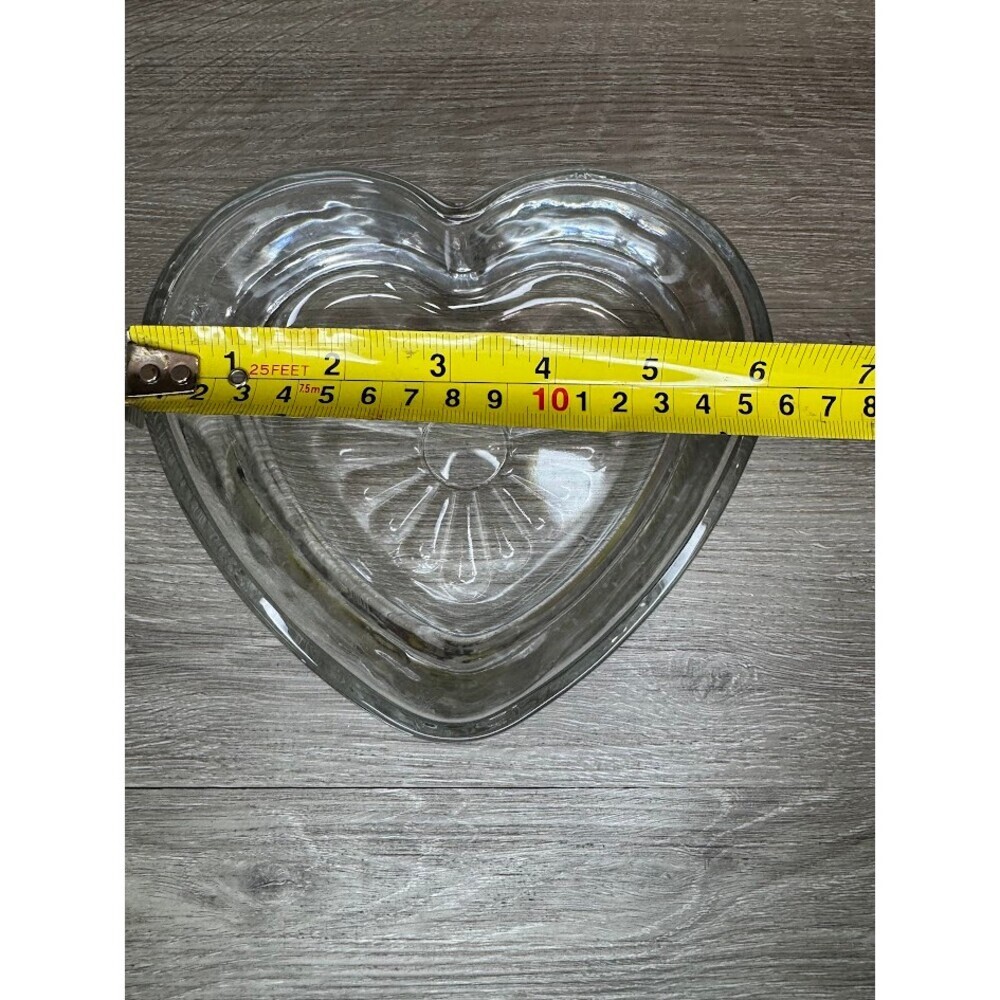 Vintage Heart Shaped Glass Trinket Dishes Set of 2 - Picture 4 of 5